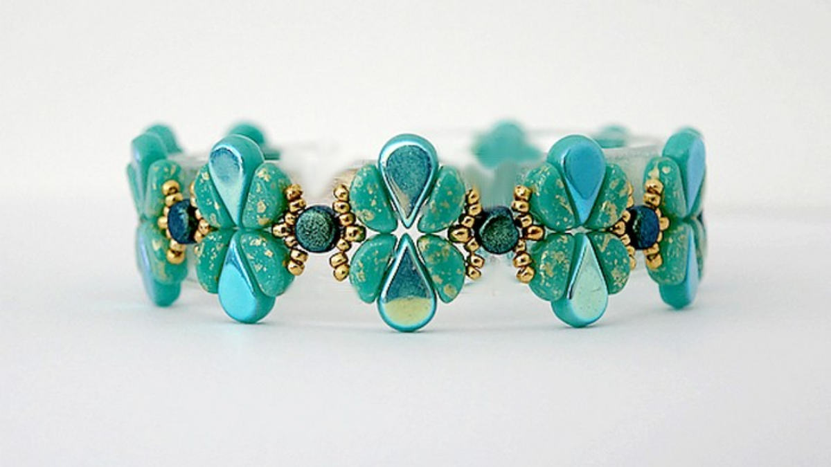 Schema Yona bracelet with Kos, Amos and Kalos beads by Puca Schema Yona bracelet with Kos, Amos and Kalos beads by Puca