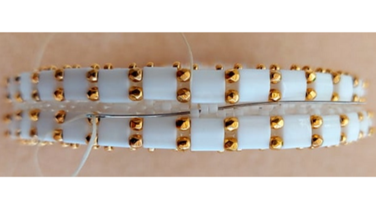 So Chic Bangle bracelet with Miyuki seed beads and Tila : Step 6