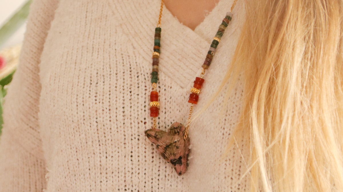Rhodonite and heishi beads wolf head pendant necklace