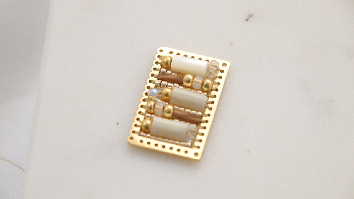 Pearl weaving earrings : Step 3 Pearl weaving earrings : Step 3