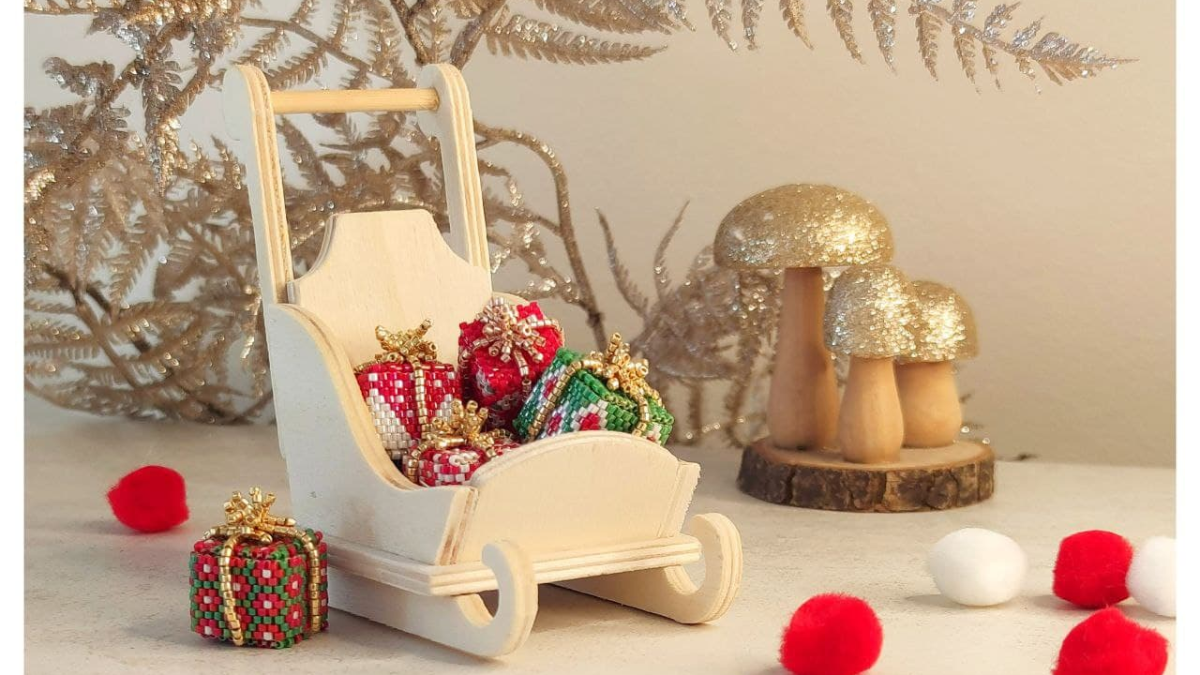 DIY Christmas gift packs with Miyuki bead weaving
