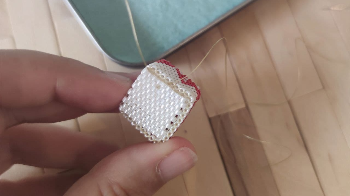 DIY Christmas gift packs with Miyuki bead weaving : Step 6