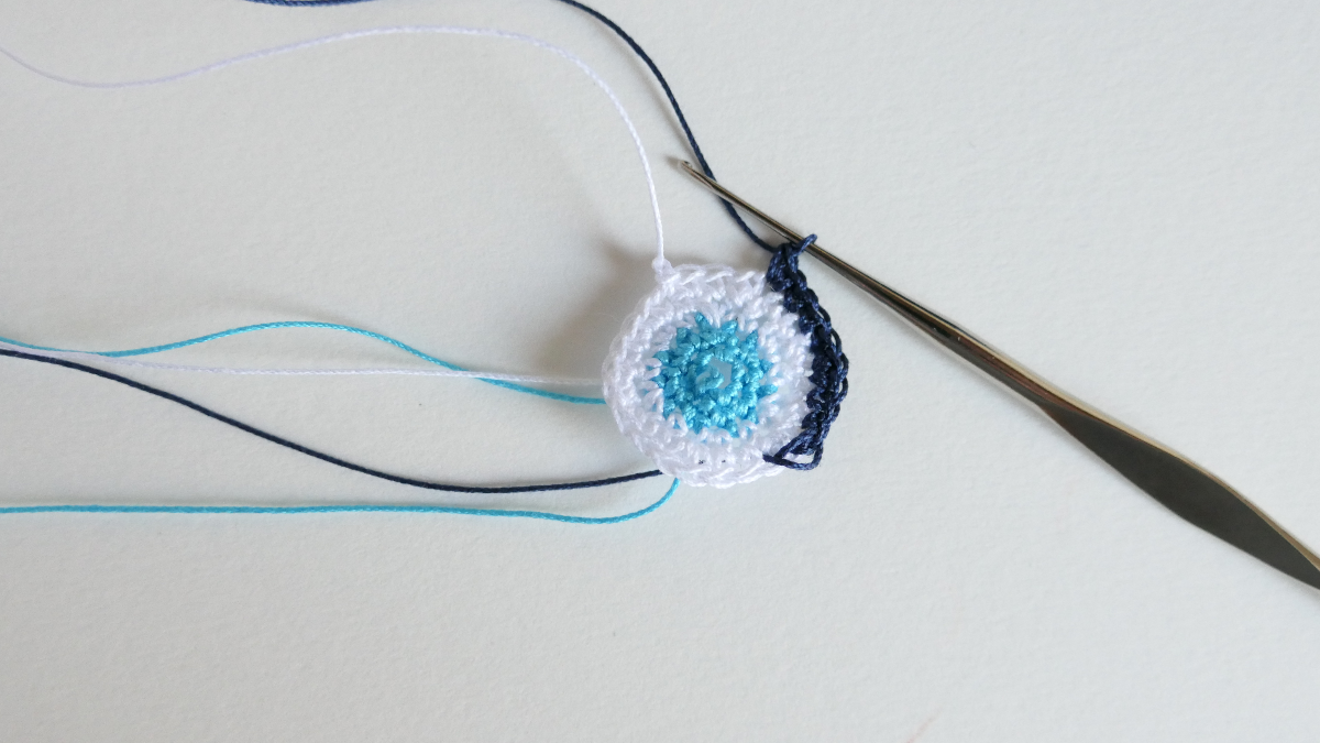 DIY Crocheted and embroidered amulet rings : Step 1 DIY Crocheted and embroidered amulet rings : Step 1