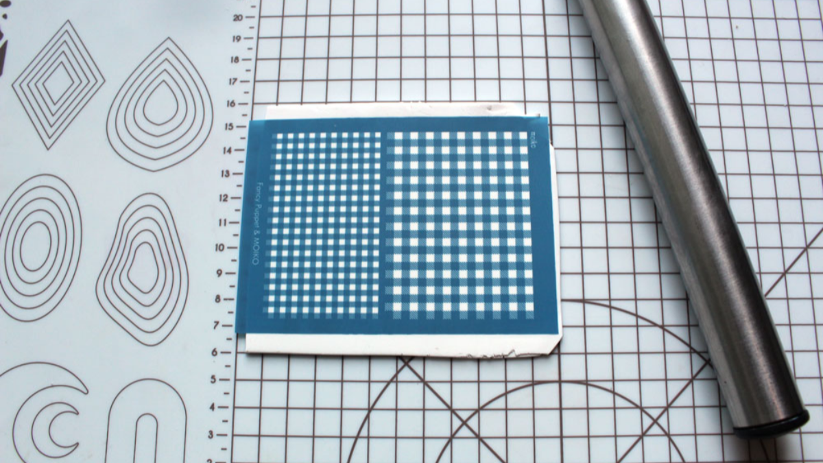 Gingham check pattern polymer clay earrings : Step 1