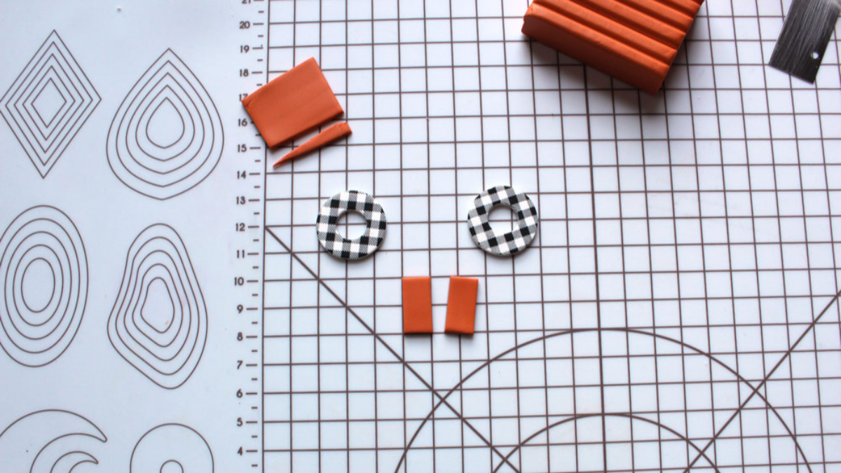 Gingham check pattern polymer clay earrings : Step 5