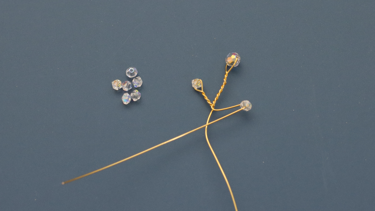 DIY Snowflake with crystal beads and wire : Step 3 DIY Snowflake with crystal beads and wire : Step 3