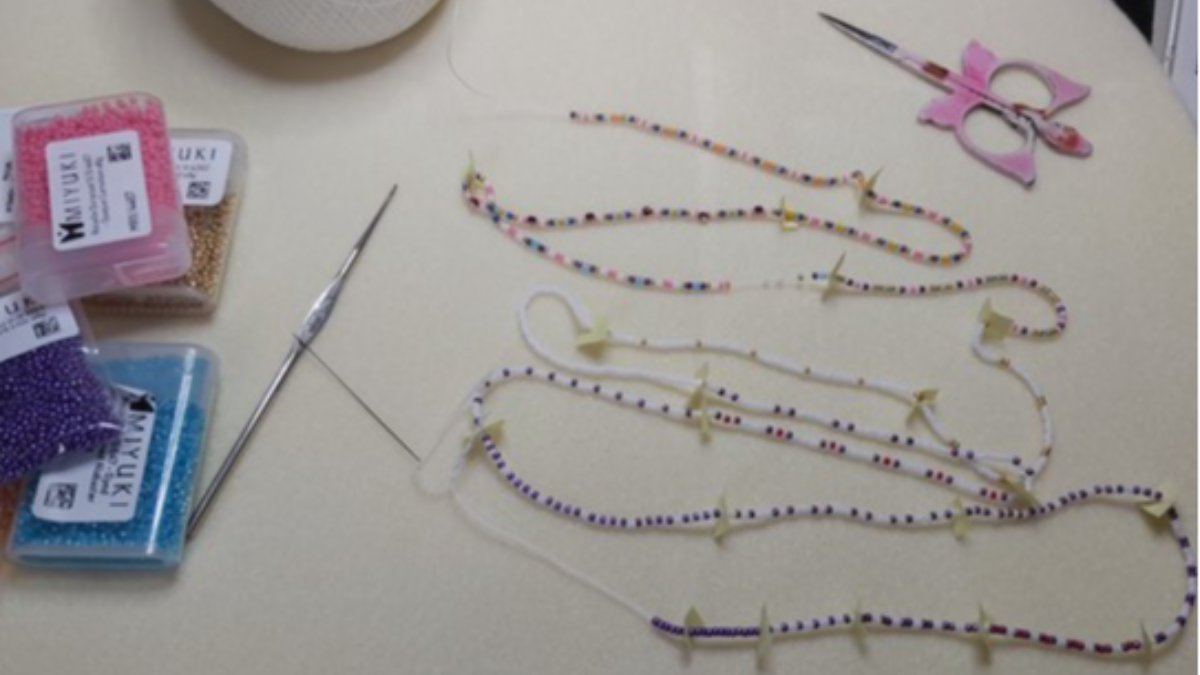 Miyuki beads and PureCrystal mesh Christmas bauble : Step 2 Miyuki beads and PureCrystal mesh Christmas bauble : Step 2