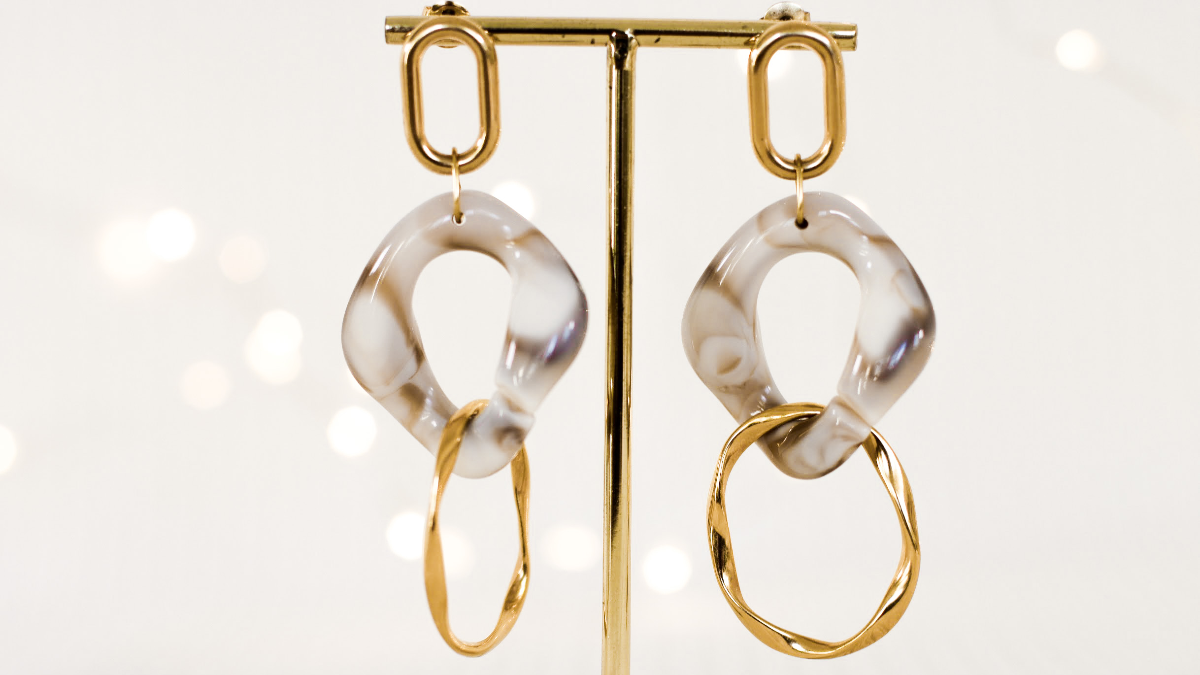 DIY Original XXL resin and acrylic earrings