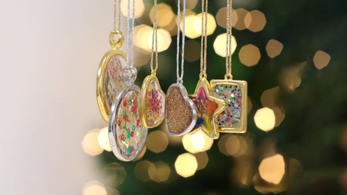 DIY Christmas tree decoration with UV LED resin