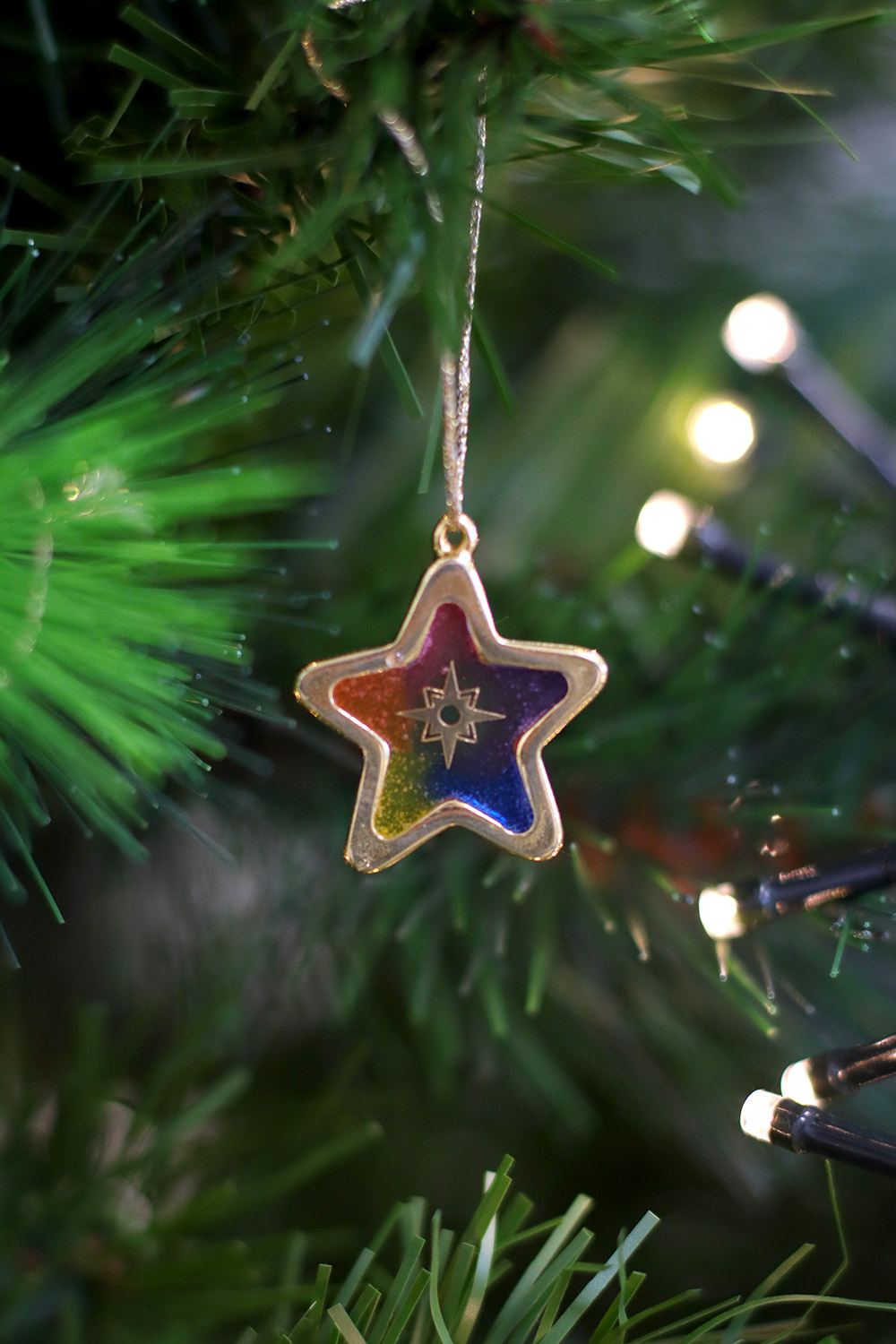 Schema  DIY Christmas tree decoration with UV LED resin