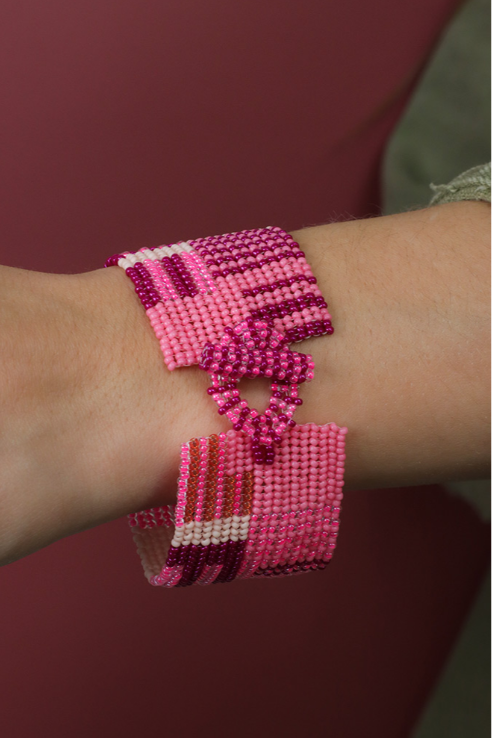 Schema  DIY Cuff with abstract herringbone weave and peyote in Miyuki beads 11/0