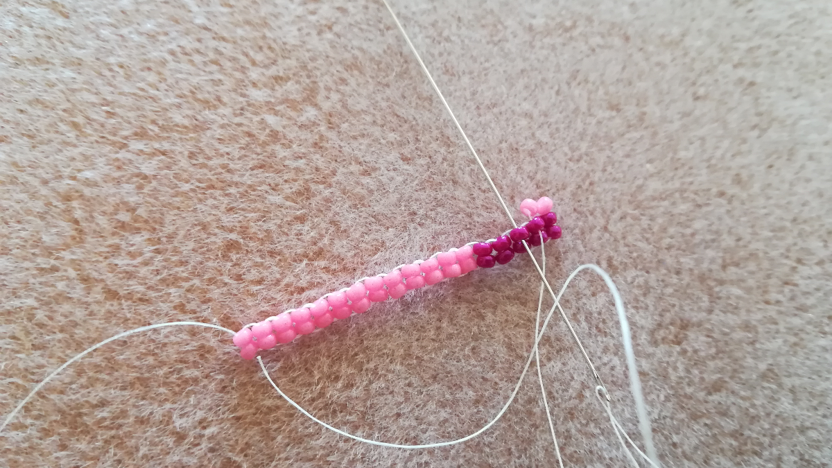 DIY Cuff with abstract herringbone weave and peyote in Miyuki beads 11/0 : Step 4