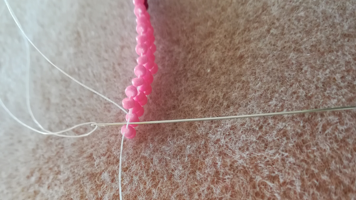 DIY Cuff with abstract herringbone weave and peyote in Miyuki beads 11/0 : Step 5