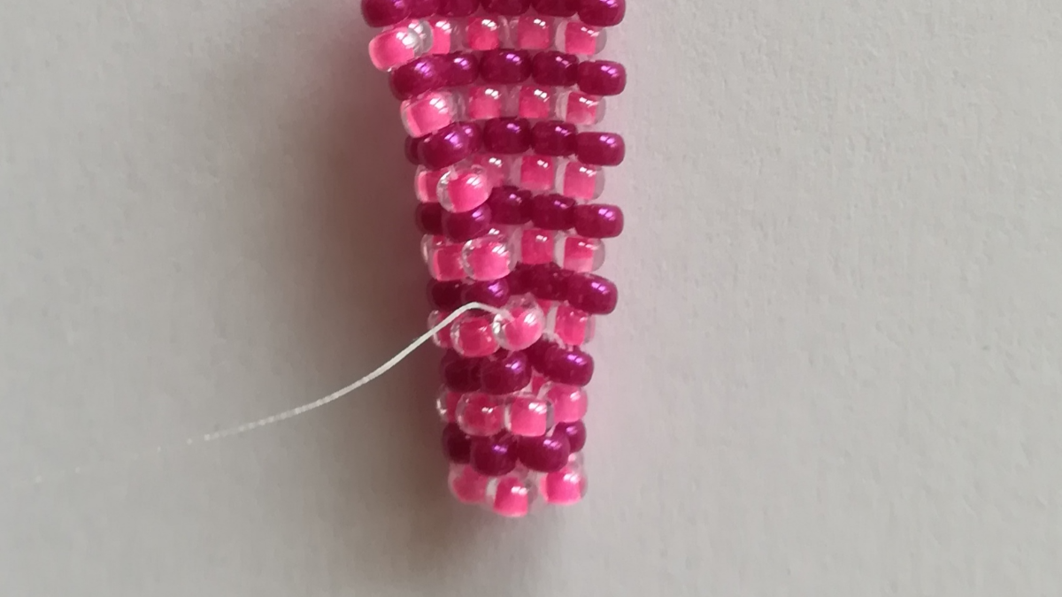 DIY Cuff with abstract herringbone weave and peyote in Miyuki beads 11/0 : Step 9