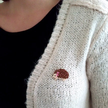 Schema  Hedgehog pattern brooch in brickwork beadwork Miyuki