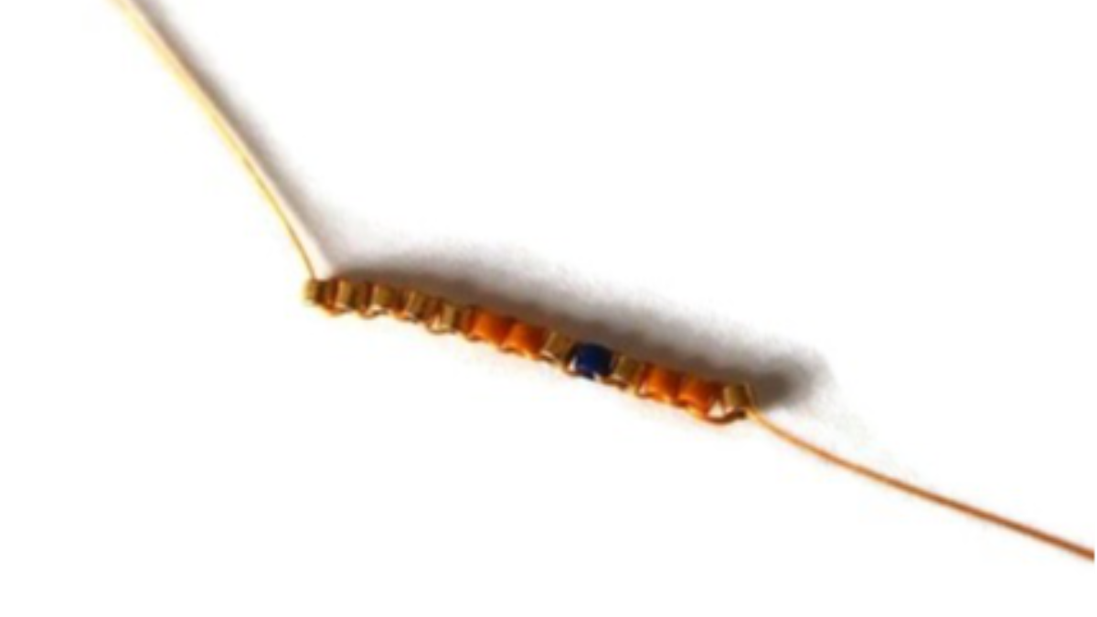 Hexagonal spacer and brickstitch weave : Step 1