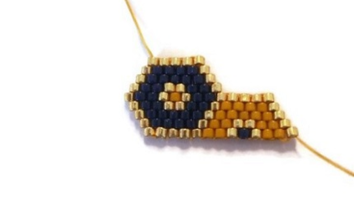 Hexagonal spacer and brickstitch weave : Step 2