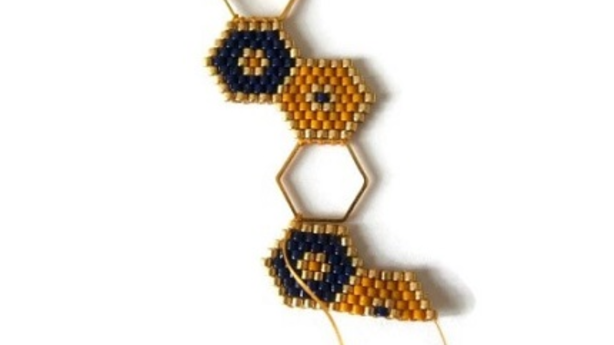 Hexagonal spacer and brickstitch weave : Step 10