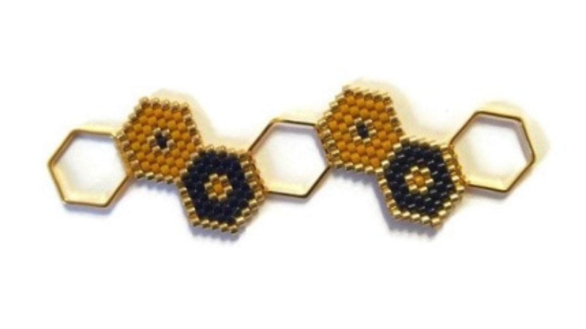 Hexagonal spacer and brickstitch weave : Step 11