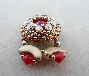 Earrings in Arcos® beads and PureCrystal beads by Puca® : Step 15