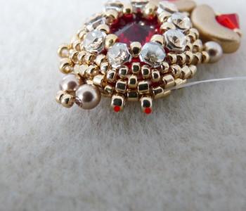 Earrings in Arcos® beads and PureCrystal beads by Puca® : Step 21