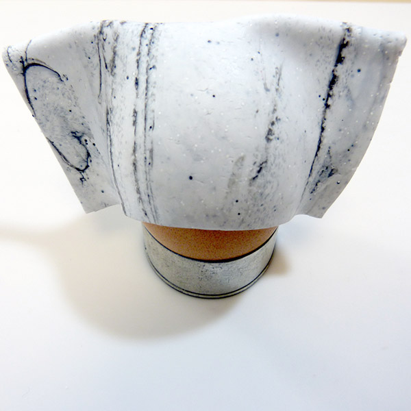 Eggshell in polymer clay imitation marble : Step 9
