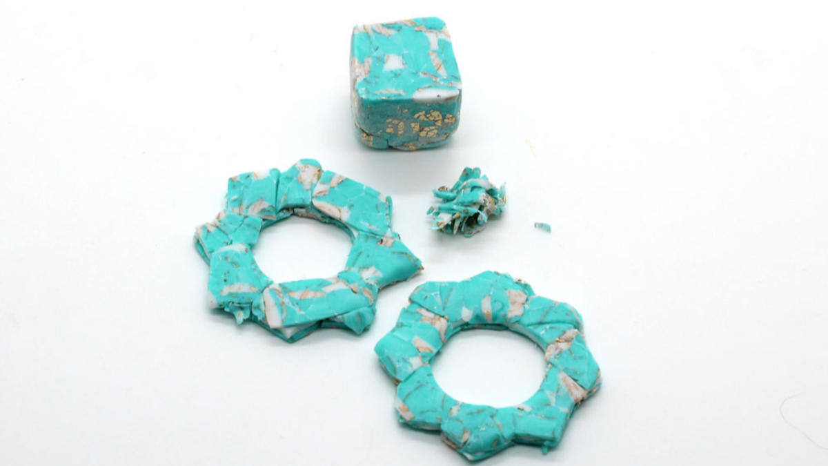 Polymer clay mandala earrings with stone effect : Step 8