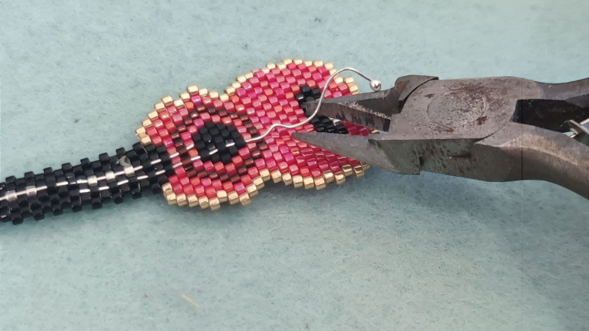 Weaving musical instrument Ukulele beads Miyuki Delicas : Step 5