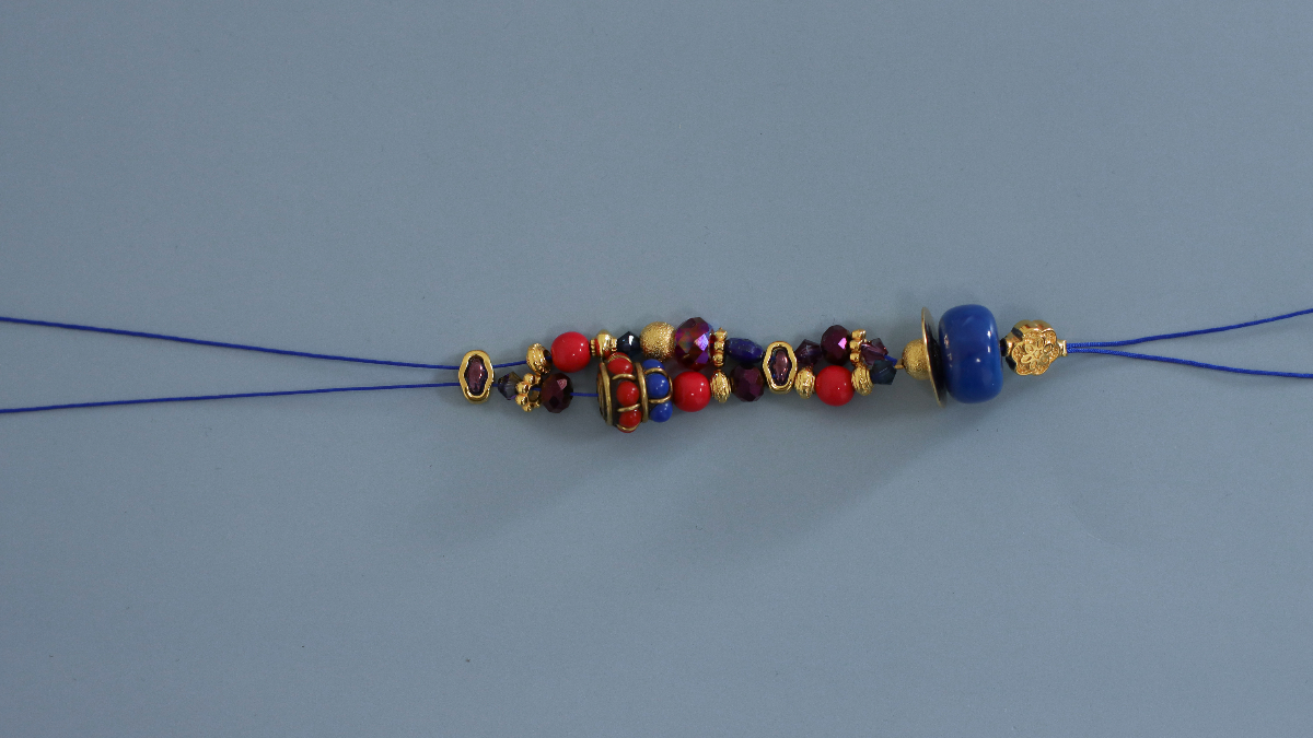 DIY Cell phone jewelry with ethnic beads, Purecrystal crystals, gemstones and pompon : Step 3 DIY Cell phone jewelry with ethnic beads, Purecrystal crystals, gemstones and pompon : Step 3