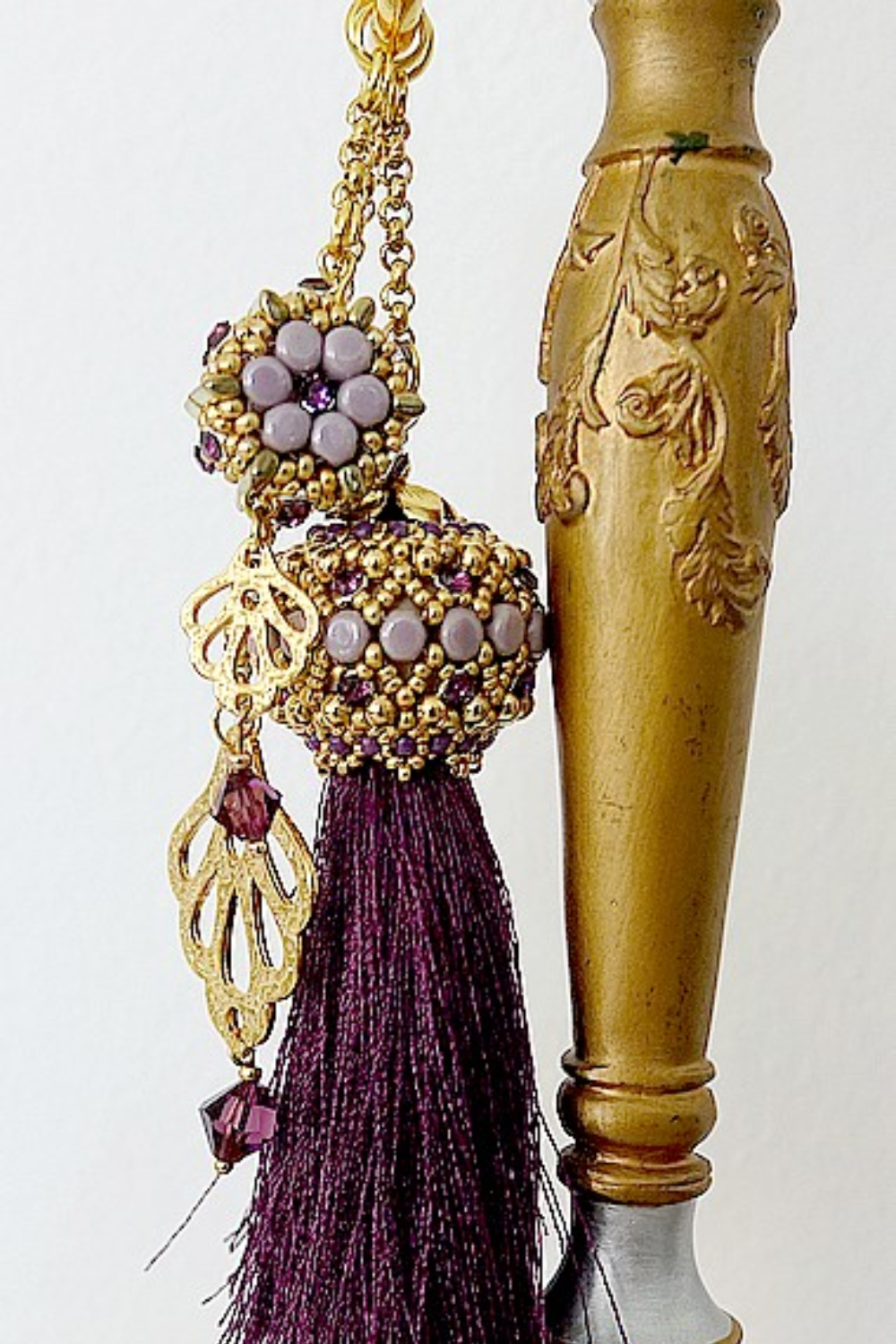 Schema Tuto Bag jewelry "Lea and Lucie" with Kalos and Piros beads and Jeff and Jack wooden support Schema Tuto Bag jewelry "Lea and Lucie" with Kalos and Piros beads and Jeff and Jack wooden support