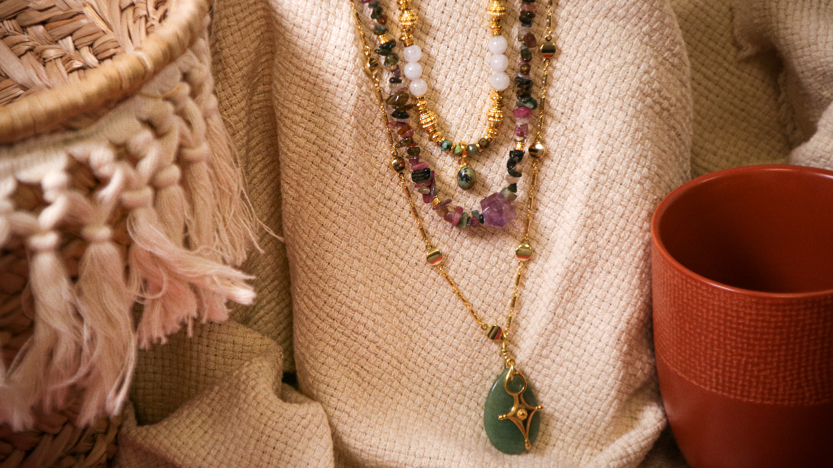 Schema  DIY Jewelry Bohemian chic multi-row necklace with natural stone beads