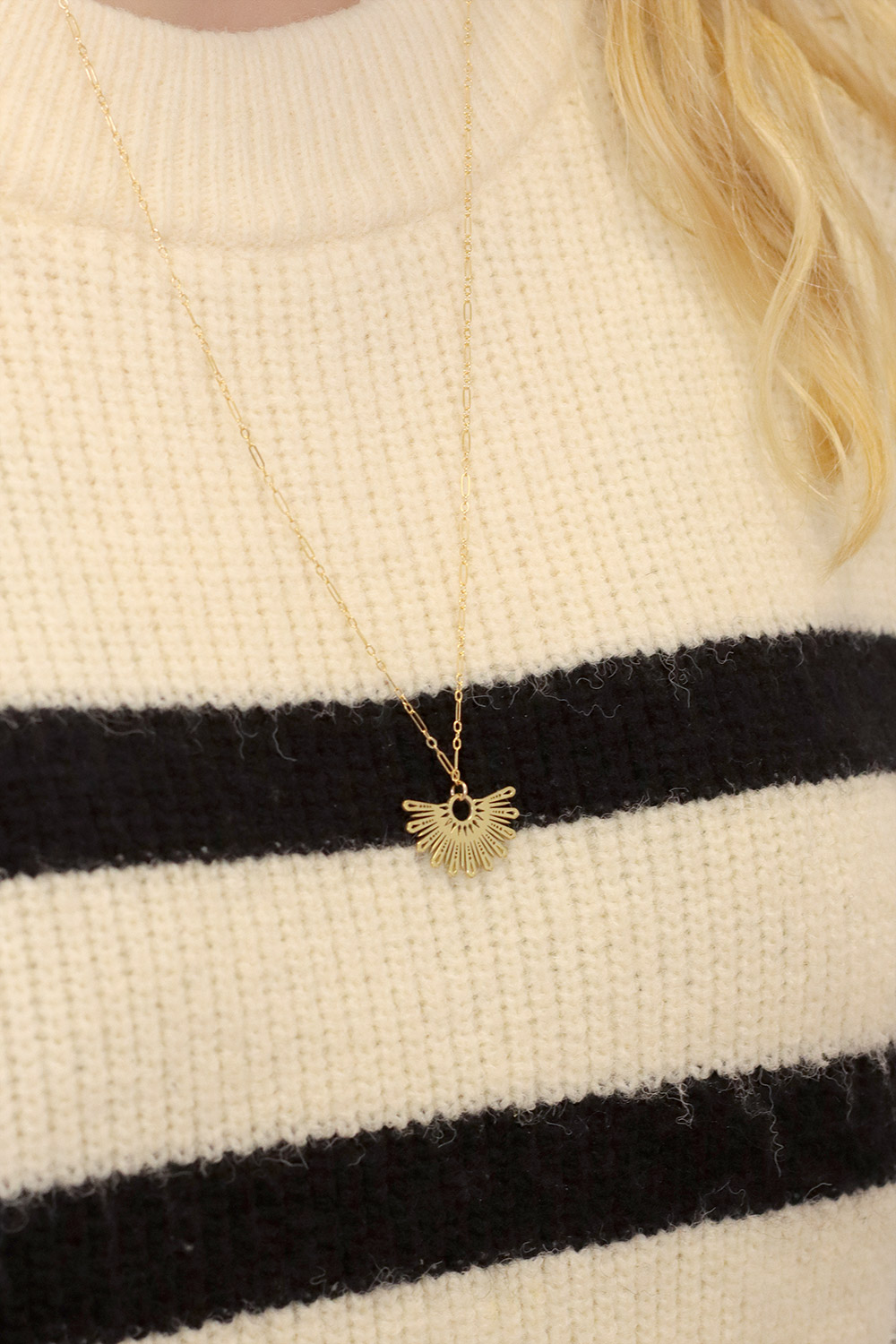 Earrings and Pendant Necklace Golden Sun simple jewelry assembly