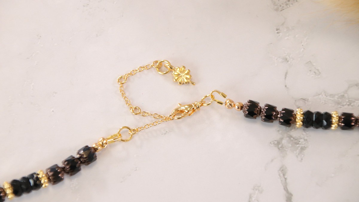 Necklace pendant imitation emerald and antique faceted glass beads : Step 9