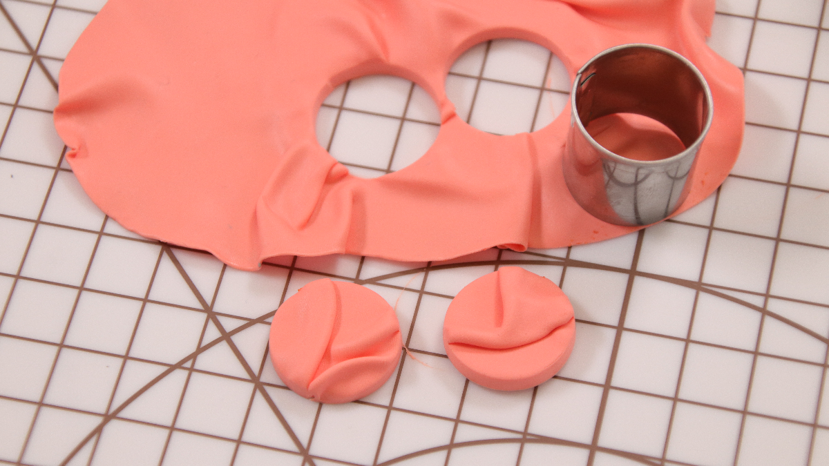 Pastel polymer clay XL earrings : Step 3