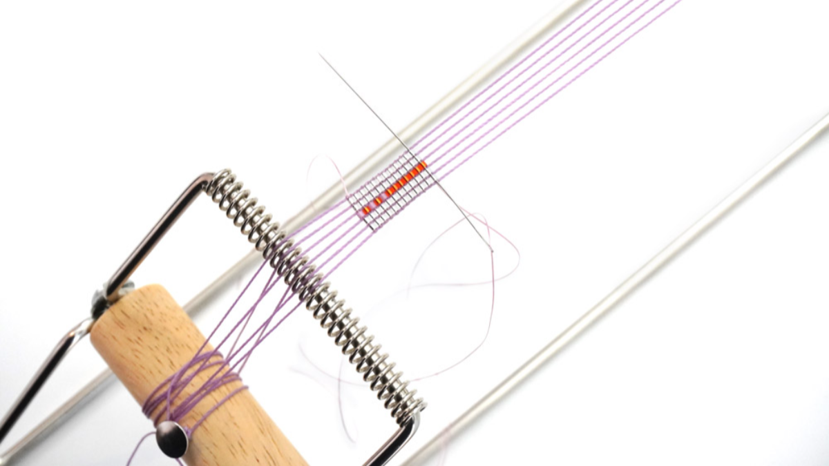 Bracelet Miyuki delicas 15/0 on loom : Step 2 Bracelet Miyuki delicas 15/0 on loom : Step 2