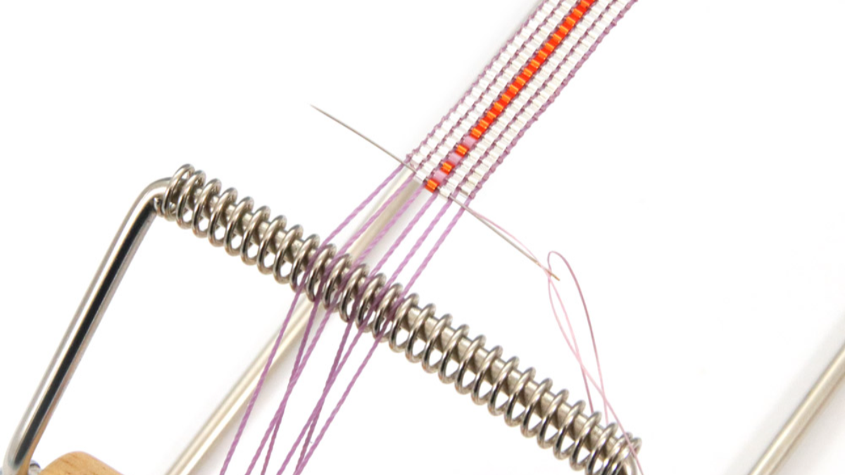 Bracelet Miyuki delicas 15/0 on loom : Step 4 Bracelet Miyuki delicas 15/0 on loom : Step 4