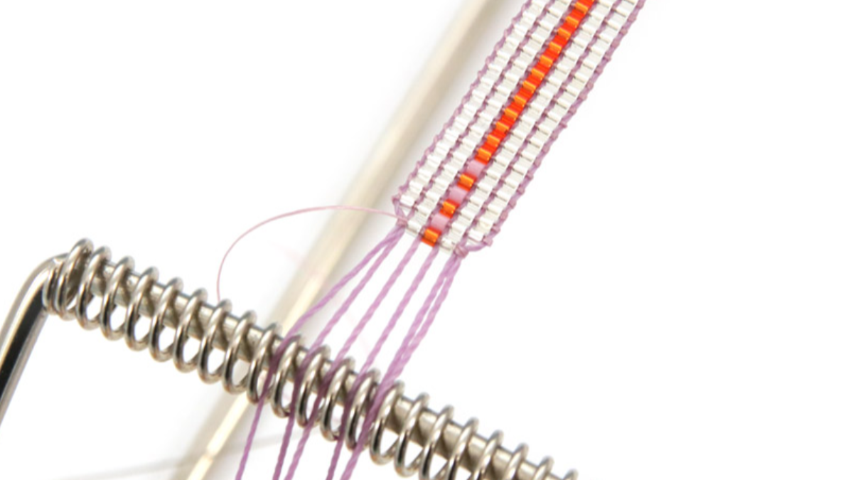 Bracelet Miyuki delicas 15/0 on loom : Step 5 Bracelet Miyuki delicas 15/0 on loom : Step 5