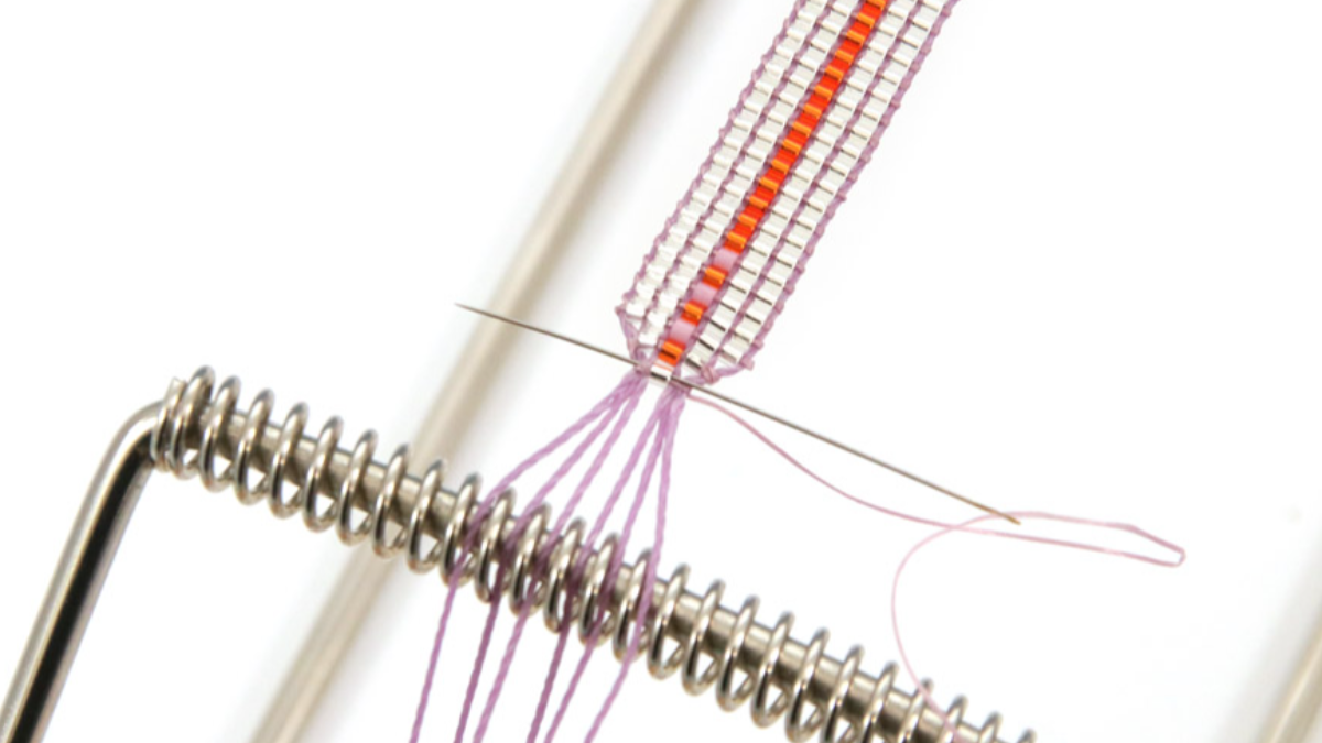 Bracelet Miyuki delicas 15/0 on loom : Step 6 Bracelet Miyuki delicas 15/0 on loom : Step 6