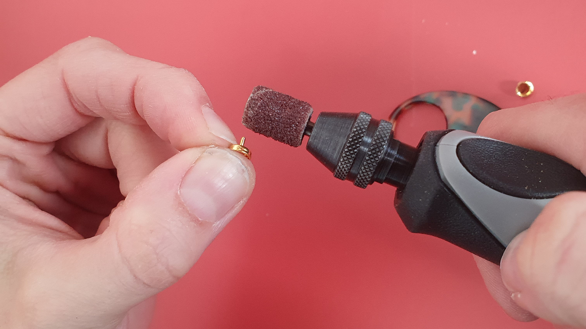 Original resin pendant earrings with natural Amazonite stones : Step 2