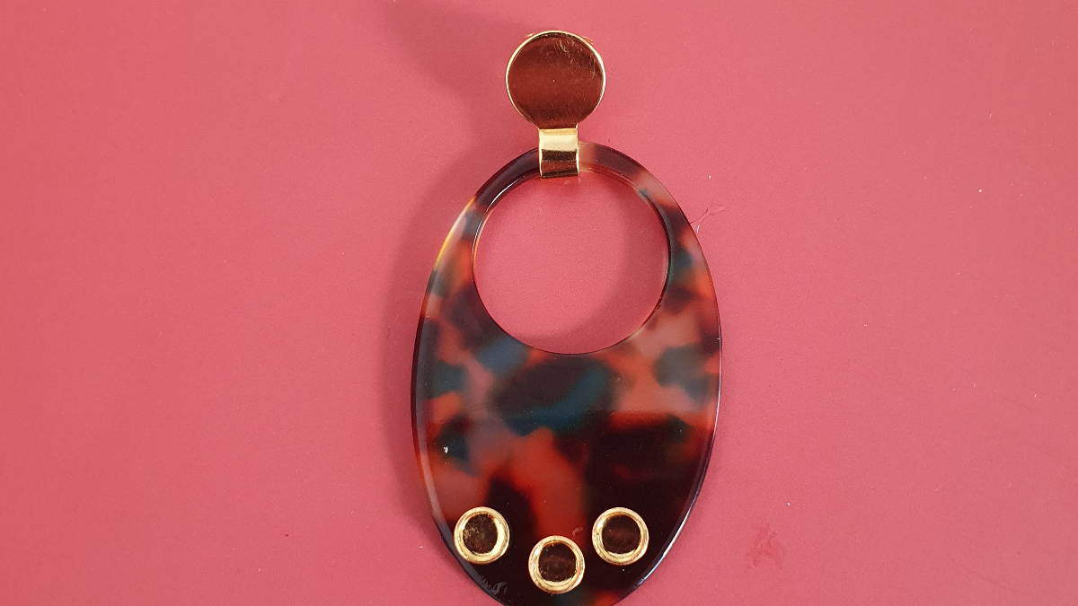 Original resin pendant earrings with natural Amazonite stones : Step 3