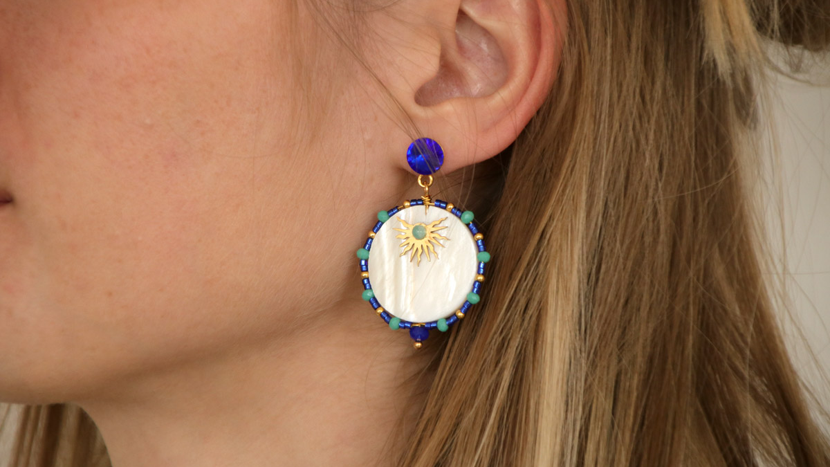 Schema Mother of pearl and cobalt blue pearl Soleil earrings Schema Mother of pearl and cobalt blue pearl Soleil earrings