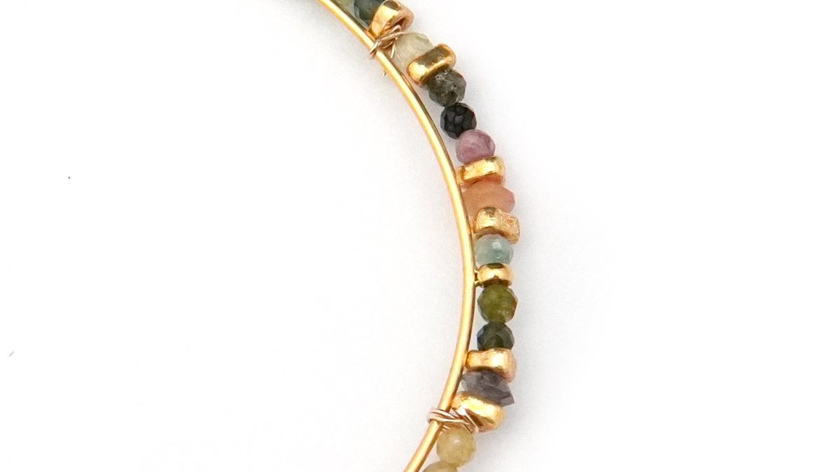 Gold plated stainless steel hoop earrings with Tourmaline beads : Step 6