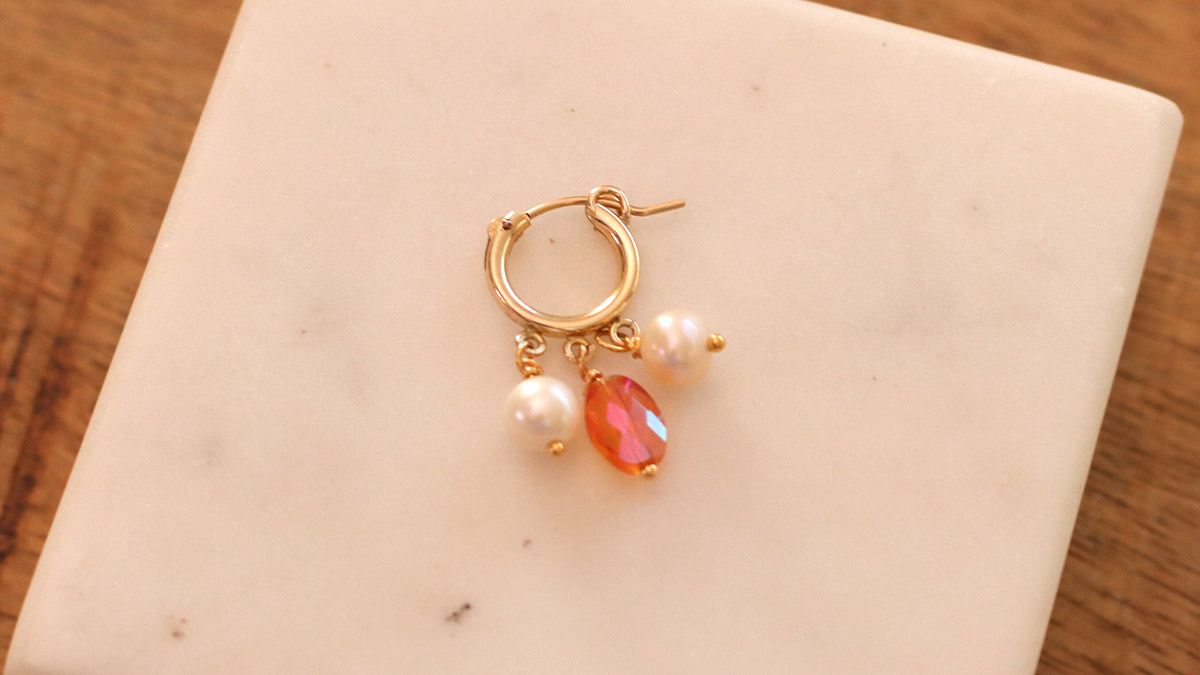 DIY Gold Tone Créoles with pearl charms : Step 5 DIY Gold Tone Créoles with pearl charms : Step 5