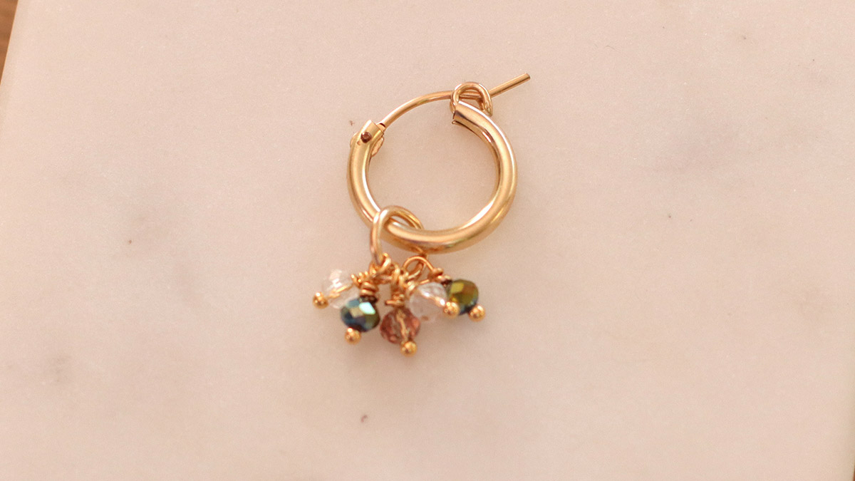 DIY Gold Tone Créoles with pearl charms : Step 6 DIY Gold Tone Créoles with pearl charms : Step 6