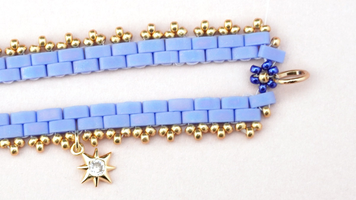 Tilas weaving bracelet with small flowers Miyuki : Step 30