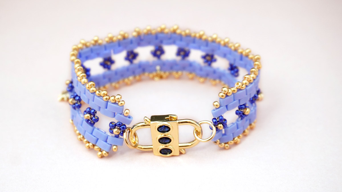 Tilas weaving bracelet with small flowers Miyuki : Step 32