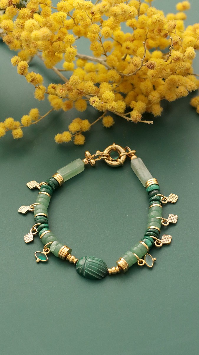 Schema  Malachite and heishi Aventurine scarab bracelet