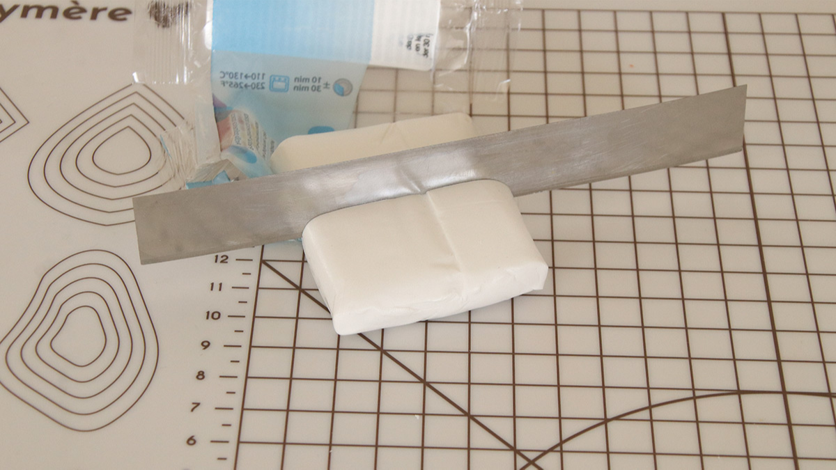 Polymer clay earrings with Moïko texture plate : Step 1 Polymer clay earrings with Moïko texture plate : Step 1