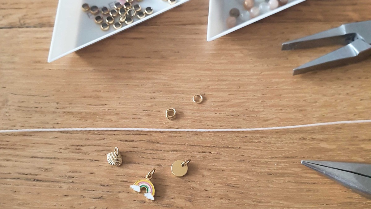 Mother's Day DIY: Mother Daughter bracelet in stainless steel and gemstones : Step 1 Mother's Day DIY: Mother Daughter bracelet in stainless steel and gemstones : Step 1