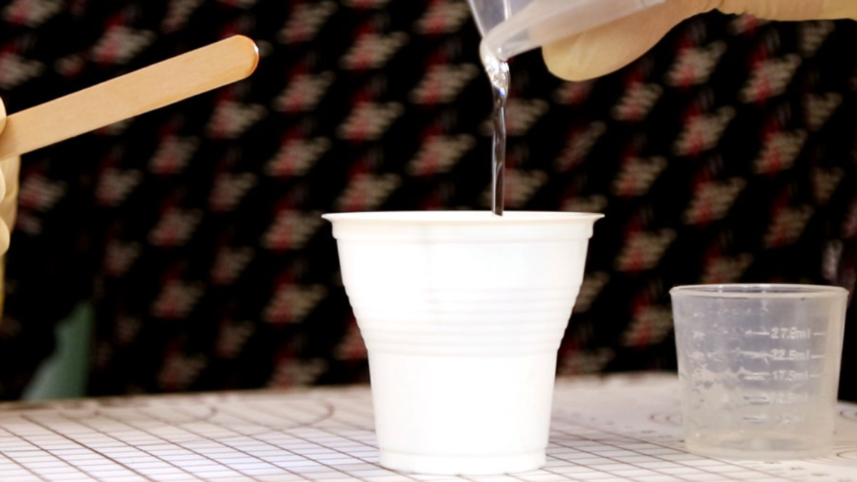 Polymer clay and resin earrings with dried hydrangea flowers : Step 5